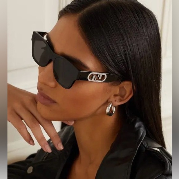 NWT FENDI 40081 EMBELLISHED O’LOCK LOGO DETAILING BLACK FF TEMPLE SUNGLASSES - Picture 5 of 17